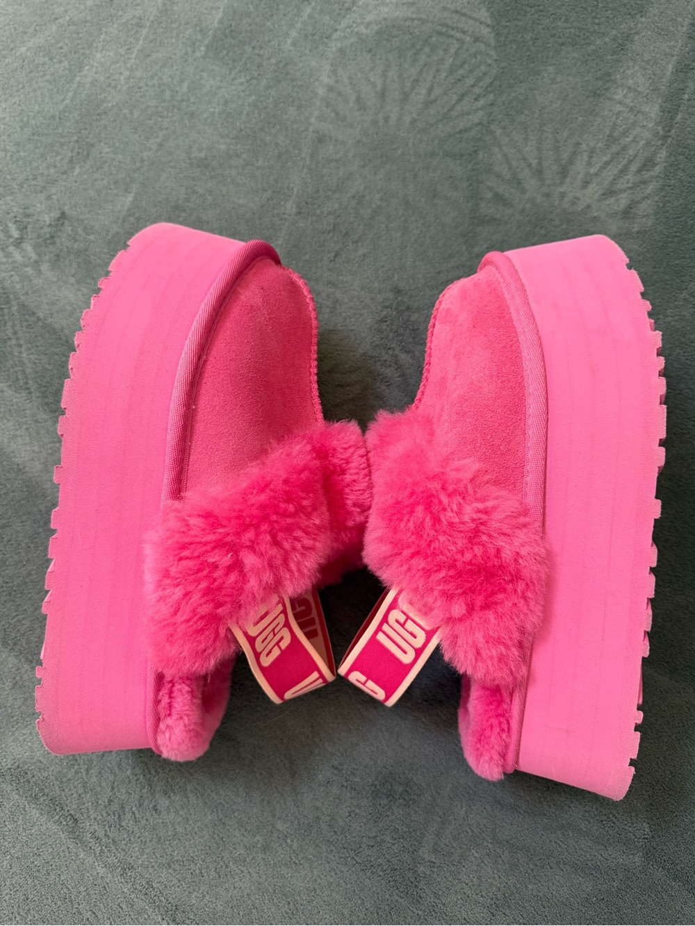 UGG Fluff Sugar Sandal Hot Pink Platform Shoe Slide Faux Fur
